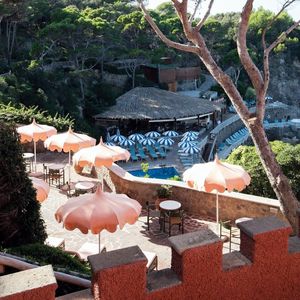 Parasol <span class=keywords><strong>de</strong></span> grande taille, style pagode glamour old-school, aspect ludique des bords festonnés. - Product Image 2