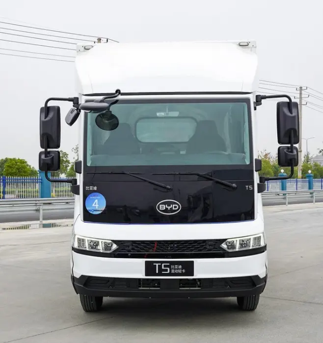BYD T5 truk kargo listrik Van 94kwh, baterai 4x2 Drive dengan suspensi udara kursi pengemudi kamera kiri dan belakang