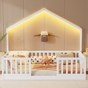 <span class=keywords><strong>Letto</strong></span> <span class=keywords><strong>Montessori</strong></span> a terra bianco a forma di <span class=keywords><strong>casetta</strong></span> con sponde alte e luce integrata per bambini e bambine - Product Image 4