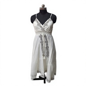 Vestido Maxi Elegante Boho Chic Vintage Floral 100% Algodón de Cáñamo Blanco Ecológico con Manga 3/4, Cuello en V y Talla Única para Eventos Formales - Product Image 2