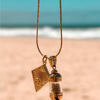 Collar con Colgante de Arena de Vidrio Chapado en Oro de 18K de Acero de Titanio, Serie Estilo Hawaiano para Verano 2025