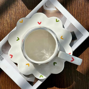 Tasses en céramique créatives à anse haute, ensembles de tasses à café et soucoupes peintes à la main - Product Image 5