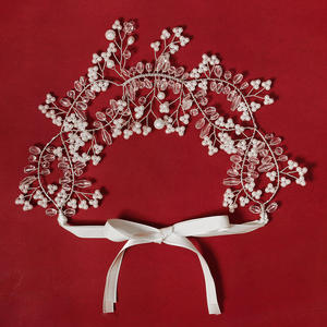 إكسسوار شعر للزفاف على الطراز الأوروبي والأمريكي، عصابة رأس يدوية الصنع مزينة بالأحجار الكريمة والشرائط والخرز، تصميم جديد وعصري للعروس - Product Image 2
