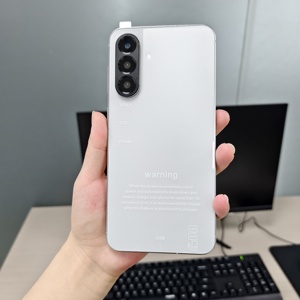 A56 - Elegante Teléfono Inteligente Pro Desbloqueado, Pantalla Completa de 7.3 Pulgadas, 1 TB, Teléfono Android - Product Image 1