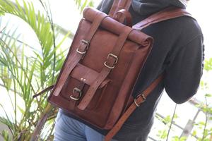 Rollo de aspecto Vintage de cuero de cabra Natural, mochila de 10x13 pulgadas - Product Image 4