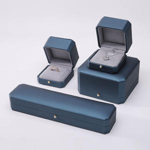 Boîte à bijoux haut de gamme, boîte cadeau rigide à charnières, personnalisée, avec insert en velours, finition UV spot, logo personnalisé, prix de gros - Product Image 2