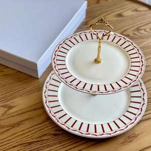 Cadeaux de Noël, support à gâteau à deux étages, plateau de service en céramique avec poignée dorée, ensemble de cadeaux pour le thé de l'après-midi et les fêtes - Product Image 3