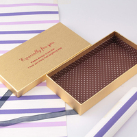 Maßgefertigte Luxus-Schokoladengeschenkbox mit Einlage, Starre Papierverpackungsbox mit Deckel und Boden, Pralinen-Box mit Band und Logo