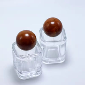 Wholesale 50ml 100ml Brand square High-grade Glass Perfume <b>Empty</b> Bottle with Customized Lid <b>Box</b> - Product Image 5