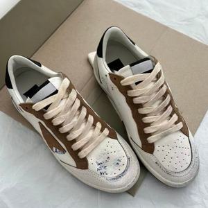 รองเท้าผ้าใบหนังแท้ดีไซน์เนอร์ ระบายอากาศได้ดี สวมใส่ง่าย สีขาว ลายห่าน กันลื่น สวมใส่สบาย สไตล์บอร์ด  สีทอง  สไตล์เดินเล่นแบบสกปรก - Product Image 3