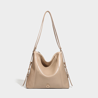 Sac Hobo Noir en Cuir Huilé Personnalisé avec Logo, Sac à Bandoulière Souple en Cuir PU Brillant Tendance avec Logo Métallique Doré en Forme de Gourde OEM