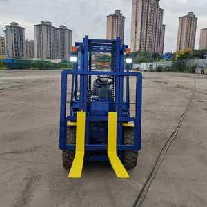 Carretillas elevadoras Komatsu usadas de excelente rendimiento con motor diésel de bajo precio para las industrias minorista y de restaurantes - Product Image 4