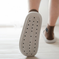Claquettes Nuages Antidérapantes pour Hommes, en Mousse EVA de Haute Qualité, Semelle Épaisse de 4 cm, Confortables comme un Oreiller, pour la Plage, la Piscine, la Douche, le Bain et la Maison