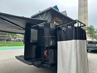 Camper tout-terrain moderne pour pick-up 4x4 avec auvent léger et imperméable à glissière