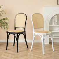 Chaise de salle à manger en bois massif de caoutchouc au design classique pour la maison, la villa, l'appartement, l'hôtel et les événements