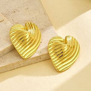 Pendientes de Corazón de Acero Inoxidable Chapados en Oro de 14K de Alta Calidad, Personalizados, Hechos a Medida, Modernos, Recuerdo de Fiesta para Mujer - Product Image 6