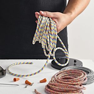 <span class=keywords><strong>Cable</strong></span> Eléctrico Aislado de PVC Multifilar con Revestimiento de Tela Negra BRIGHTTIA, <span class=keywords><strong>Cable</strong></span> <span class=keywords><strong>Textil</strong></span> de 16 Pies para Lámparas Colgantes - Product Image 4