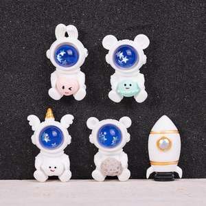 2023 Design Spaceman resina Charms Cartoon Rocket Resin Flatback Ornaments - Product Image 2