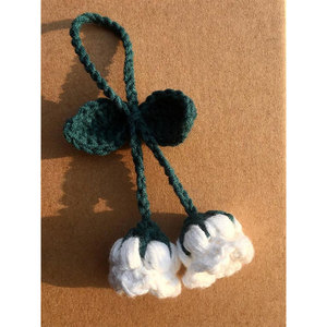 Llavero de flor de ganchillo hecho a mano, blanco y verde, estilo sencillo, amuleto de lirio de ganchillo para bolso, llavero de lirio de los valles hecho a mano - Product Image 1