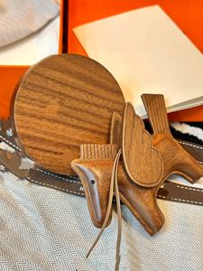 Petit pendentif en bois de noyer noir de style Art déco européen, petit Pégase, décoration murale, petit cadeau - Product Image 3