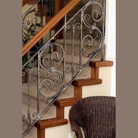 Escaliers en spirale sur mesure Anewson, balustrade en fer forgé, design traditionnel, durable, écologique, sûr, garantie 5 ans, hôtel