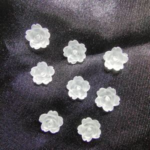 พลอยเทียมควอตซ์ CN แฟชั่นลายดอกไม้,พลอยทรงหลวมสีขาวขุ่นสำหรับเป็นของขวัญส่งเสริมการขาย - Product Image 1