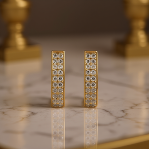 Orecchini a Perno E2444 in Oro con Diamanti Taglio Brillante Rotondo, Montatura a Griffe, Design Geometrico Classico da Donna per Uso Quotidiano - Product Image 2