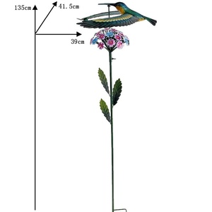 Espiradora de Viento Solar de Metal con Forma de Colibrí y Luz LED de Flor para Decoración de Jardín y Césped Exterior - Product Image 1