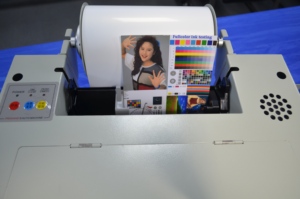 Mini imprimante d'étiquettes en rouleau couleur <span class=keywords><strong>pour</strong></span> emballages, idéale <span class=keywords><strong>pour</strong></span> les petites entreprises - Product Image 4