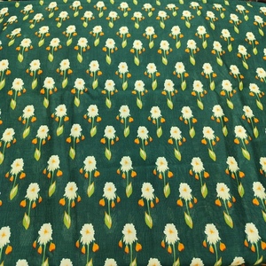 Tissu léger en soie brute verte douce de qualité supérieure, tissé, à motif géométrique abstrait, pour robes de mariée, kurta, quilting et couture artisanale - Product Image 6
