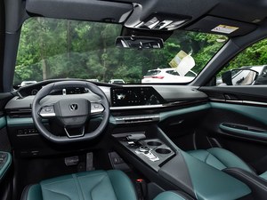 Auto Deportivo Híbrido Urbano Moderno, Bajas Emisiones, Alta Seguridad, Exportación Global, Changan UNI-V IDD, Perfecto para Exportación Global y Uso Familiar - Product Image 4