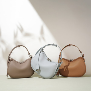 Borsa a tracolla/crossbody da donna Lecynbay, nuova collezione Primavera-Estate 2026, in vera pelle con chiusura ZIP, stile Normcore/minimalista, semplice - Product Image 4