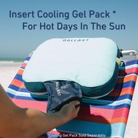 Coussin gonflable confortable, durable et compact, qui ne glisse pas sur les plages ventées grâce à sa poche à sable brevetée, idéal pour les plages et les piscines.