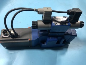 R900711320 4WRKE16W8-200L-3X/6EG24ETK31/A1D3M Direccional Proporcional Hidráulico - Product Image 1