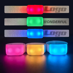 Pulsera LED Interactiva Personalizada con Velcro para Aficionados al Fútbol, Celebraciones <span class=keywords><strong>en</strong></span> Bares y Grupos, Activación por Voz, Luminosa - Product Image 1