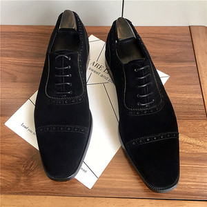 Zapatos formales de cuero para negocios, de diseño nuevo y hechos a medida. Zapatos Oxford de hombre con parte superior de cuero genuino y brocado de charol. - Product Image 6