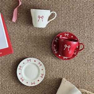 Nouvelle Tasse à Café en Céramique Rouge Tendance – Mugs Parfaits avec Design Nœud Décoratif - Product Image 2
