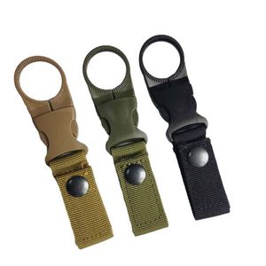 Échantillon Gratuit : Mousqueton Personnalisé pour Bouteille, Clip de Sangle Portable pour Bouteille d'Eau Minérale, Porte-clés pour Ceinture ou Sangle de Sac - Product Image 4