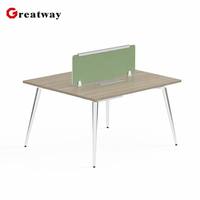 Bureau de travail moderne pour 2 personnes avec structure en acier durable et design modulaire flexible pour le lieu de travail