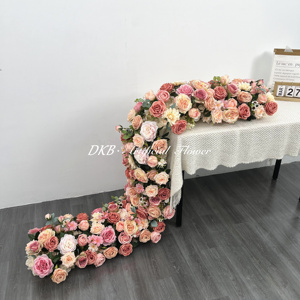 Camino de Mesa Personalizado con Rosas Champán Rosadas y Crisantemos, Arreglo Floral Mixto de Flores Artificiales y Plantas - Product Image 4