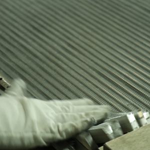 Radiateur en aluminium 21410-2W40A avec ventilateur pour Nissan Tiida 21410-EL00A 21410-EL00B - Product Image 4