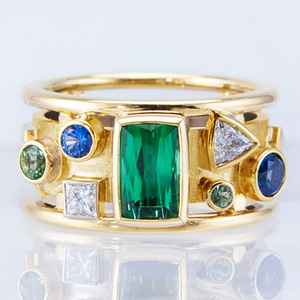 Vintage Geometric Green Stone Ring For Women Gold Tone Inlaid Design Fashion Jewelry - Product Image 4