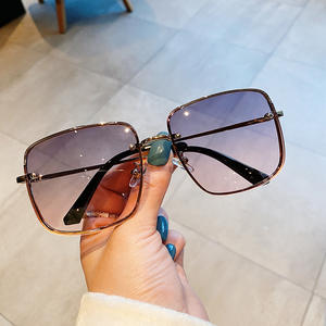 Lunettes de soleil carrées H3-AQ1923 pour femmes, couleur or, protection UV400, verres PC, type 3, style urbain - Product Image 2