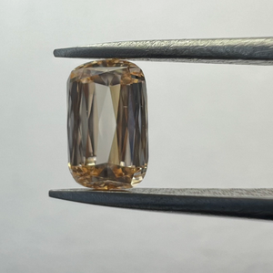 Diamante Radiante Cultivado en Laboratorio, Corte Cojín, Excelente Color Fantasía Lechoso, Perforado con Láser, Estilo Moderno, Creaciones Únicas de Joyería Fina - Product Image 6