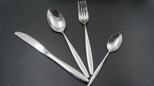 Meilleure vente 4pc 24 pièces haute qualité 304/430 ensembles de vaisselle ensemble de couverts en acier inoxydable hautement polonais - Product Image 4
