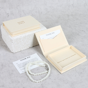 Scatola Portagioielli Moderna di Lusso in Carta Sottile con Logo Personalizzato per Piccole Imprese di Gioielleria - Product Image 2