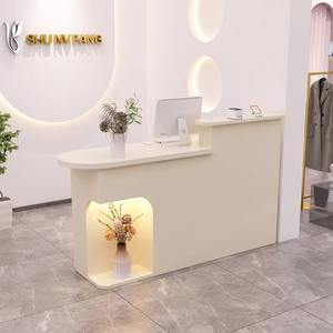 Mostrador de Recepción Redondo con Forma de Arco para Tienda de Ropa, Estilo Crema, Pequeño y Ligero, para Salón de Belleza - Product Image 2