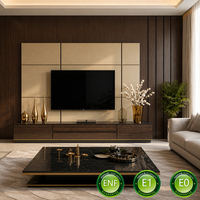 Console multimédia avec portes en bois grainé, deux tiroirs centraux, design moderne et luxueux, minimaliste italien, trois sections pour salon