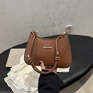 2026 Woman New Woven PU Leather <strong>Bags</strong> Single <strong>Sling</strong> <strong>Bag</strong> Fashion Leather Flap <strong>Women</strong> Handbags Sacs Main Pour Femmes - Product Image 2