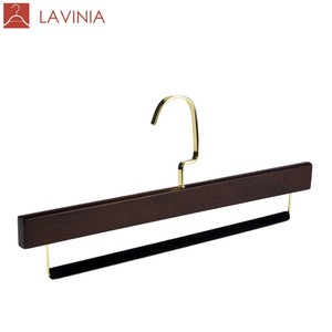 Cintre en <span class=keywords><strong>bois</strong></span> simple antidérapant Lavinia Wholesale avec barre en <span class=keywords><strong>bois</strong></span> massif <span class=keywords><strong>pour</strong></span> jeans et jupes, idéal <span class=keywords><strong>pour</strong></span> armoire et salon - Product Image 1